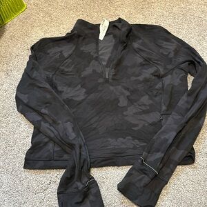 Lululemon women’s crop quarter zip